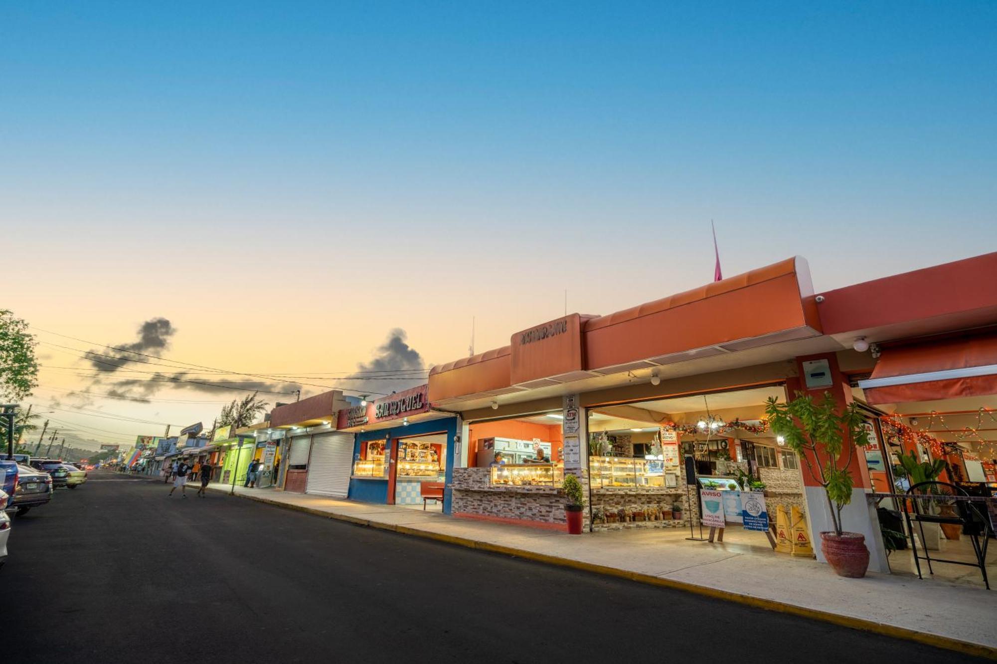 Blue Water Beach Villa Luquillo Exterior photo